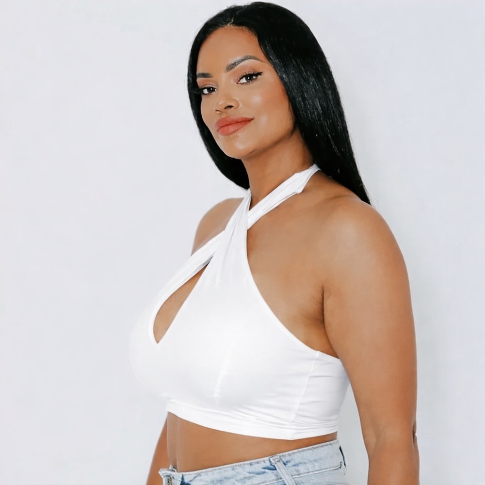 Klassy Network Brami Halter Cropped Top w/ Tie in White Size Medium